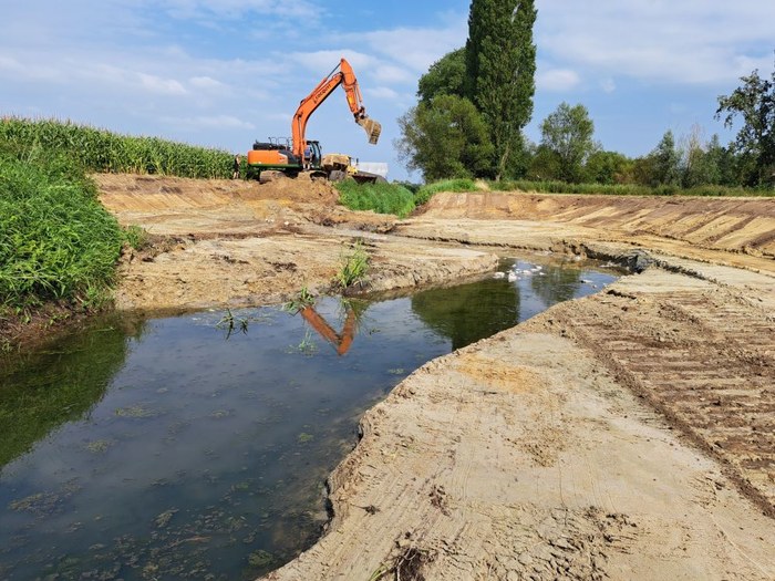 Graafwerken in en langs de Ledebeek op kruissnelheid